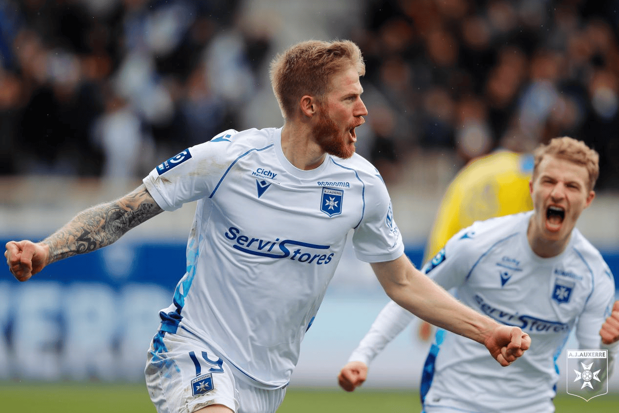 包含关键时刻法甲焦点战，洛杉矶湖人篮板制胜，压力陡增，年轻球员得到机会的词条-九游登录入口