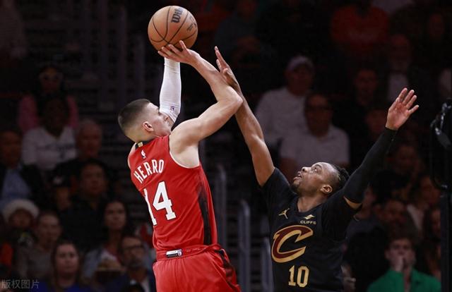 关于NBA常规赛集结日再迎强敌;奥兰多魔术临场应变;主帅态度:引发热议;赛程密集仍需轮换的信息-九游体育